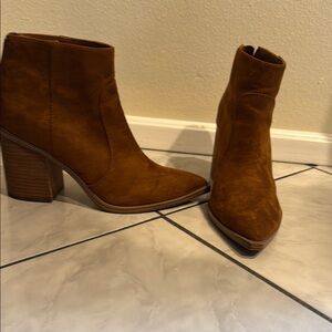 Steve Madden  Ankle Booties